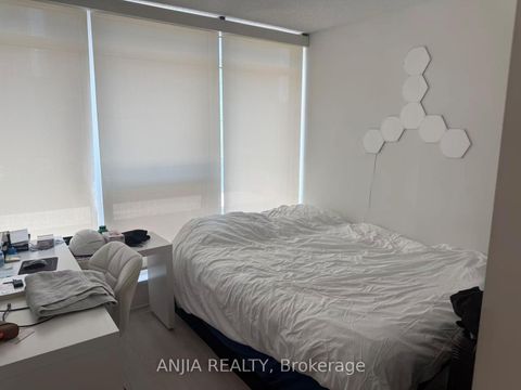 Photo 9 at 212 - 70 Queens Wharf Road, Waterfront Communities C1, Toronto
