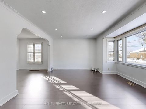 Photo 2 at 65 Whitley Avenue, CFB, Toronto