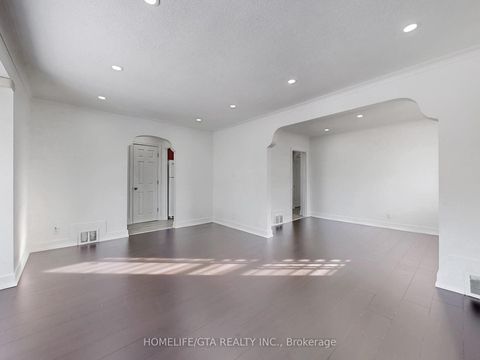 Photo 4 at 65 Whitley Avenue, CFB, Toronto
