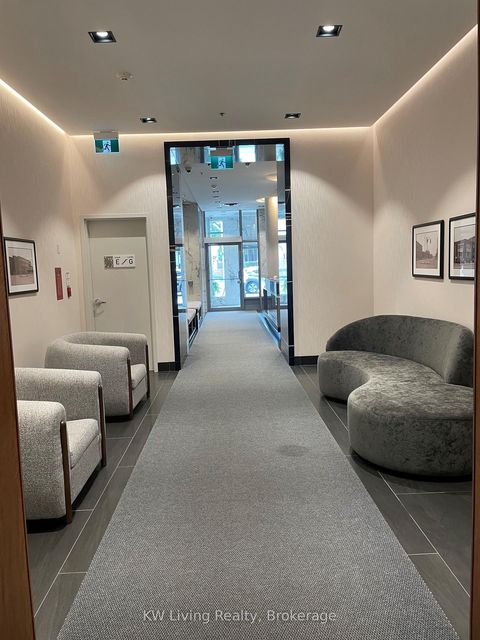 Photo 1 at 709 - 736 Spadina Avenue, University, Toronto