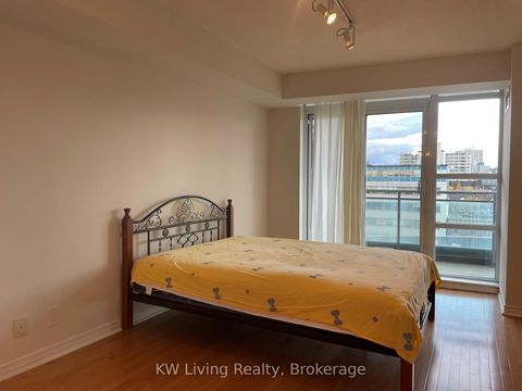 Photo 4 at 709 - 736 Spadina Avenue, University, Toronto