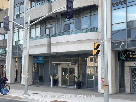 Photo 6 at 709 - 736 Spadina Avenue, University, Toronto