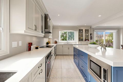 Photo 13 at 90 Holmes Avenue, Willowdale East, Toronto
