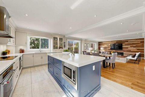 Photo 14 at 90 Holmes Avenue, Willowdale East, Toronto