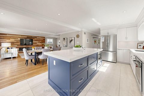 Photo 15 at 90 Holmes Avenue, Willowdale East, Toronto
