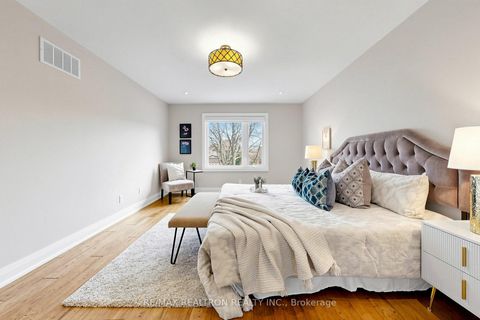 Photo 29 at 90 Holmes Avenue, Willowdale East, Toronto