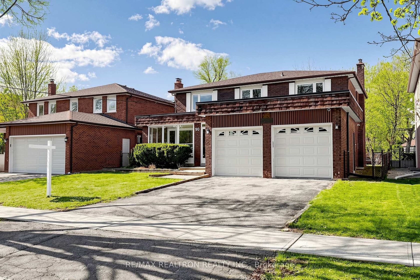 90 Holmes Avenue, Willowdale East, Toronto 