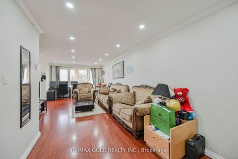Photo 6 at 3200 Morning Star Drive, Malton, Mississauga