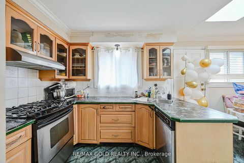 Photo 16 at 3200 Morning Star Drive, Malton, Mississauga