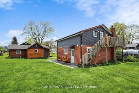 Photo 2 at 31474 Lakeridge Road, Pefferlaw, Georgina