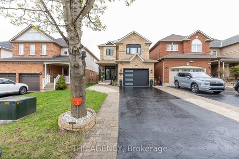 Photo 1 at 54 Thames Drive, Rolling Acres, Whitby