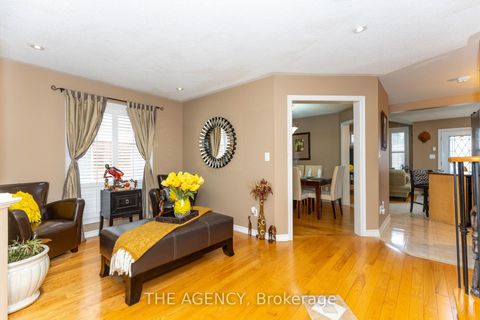 Photo 7 at 54 Thames Drive, Rolling Acres, Whitby