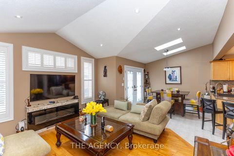 Photo 18 at 54 Thames Drive, Rolling Acres, Whitby