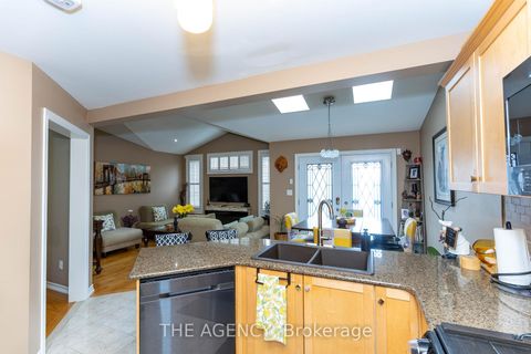 Photo 21 at 54 Thames Drive, Rolling Acres, Whitby