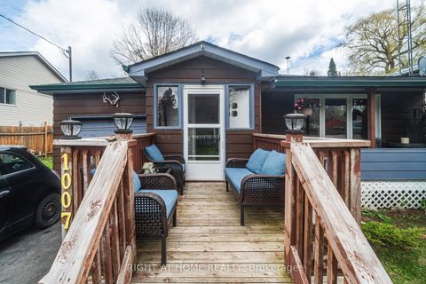 Photo 2 at 1007 Ferrier Avenue, Lefroy, Innisfil