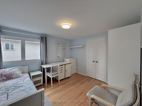 Photo 18 at 168 Willow Lane, London, Newmarket