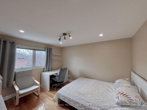 Photo 19 at 168 Willow Lane, London, Newmarket