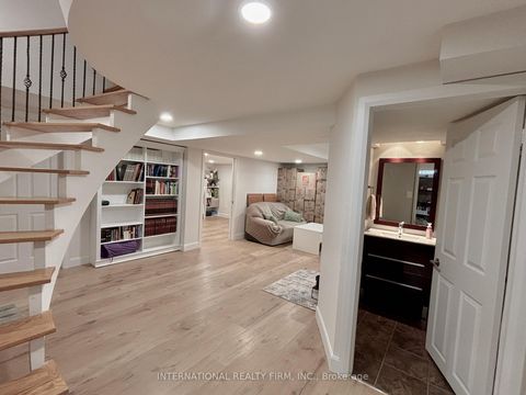 Photo 27 at 168 Willow Lane, London, Newmarket