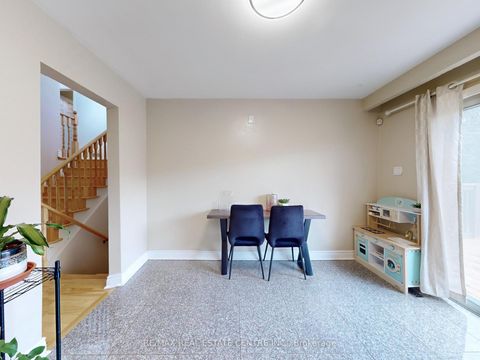 Photo 5 at 9 Fairchild Avenue, Newtonbrook West, Toronto