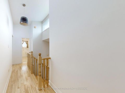 Photo 6 at 9 Fairchild Avenue, Newtonbrook West, Toronto