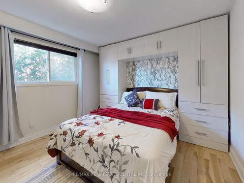 Photo 11 at 9 Fairchild Avenue, Newtonbrook West, Toronto