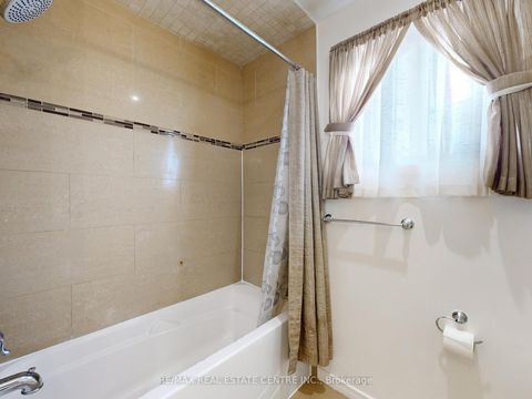 Photo 12 at 9 Fairchild Avenue, Newtonbrook West, Toronto