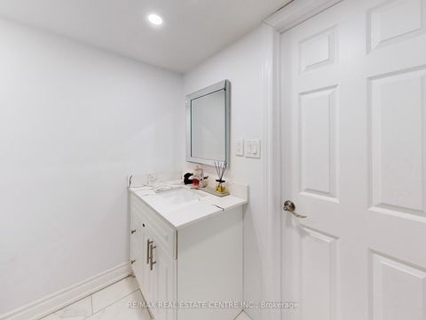 Photo 17 at 9 Fairchild Avenue, Newtonbrook West, Toronto