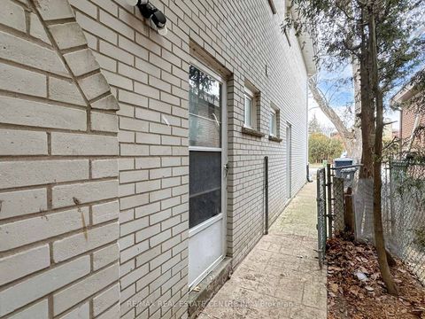 Photo 19 at 9 Fairchild Avenue, Newtonbrook West, Toronto