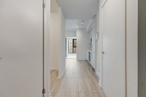 Photo 10 at 416 - 250 Lawrence Avenue W, Lawrence Park North, Toronto