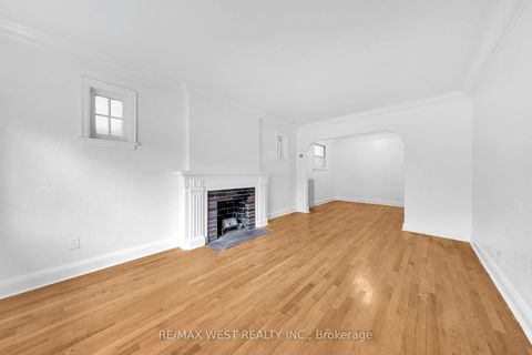 Photo 2 at 284 Fairlawn Avenue, Lawrence Park North, Toronto