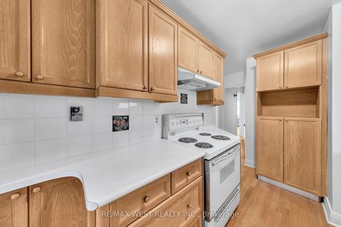Photo 6 at 284 Fairlawn Avenue, Lawrence Park North, Toronto