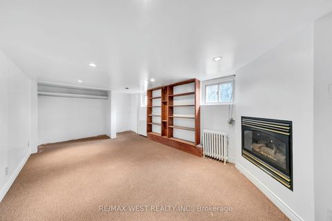Photo 14 at 284 Fairlawn Avenue, Lawrence Park North, Toronto