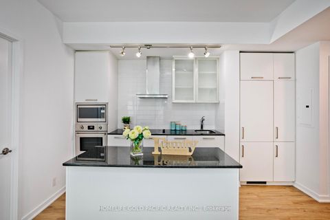 Photo 5 at 802 - 14 York Street, Waterfront Communities C1, Toronto