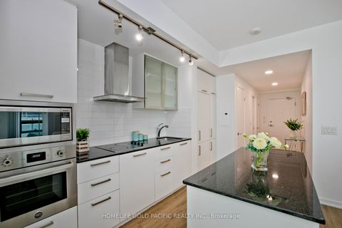 Photo 6 at 802 - 14 York Street, Waterfront Communities C1, Toronto