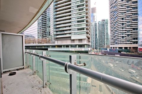 Photo 9 at 802 - 14 York Street, Waterfront Communities C1, Toronto