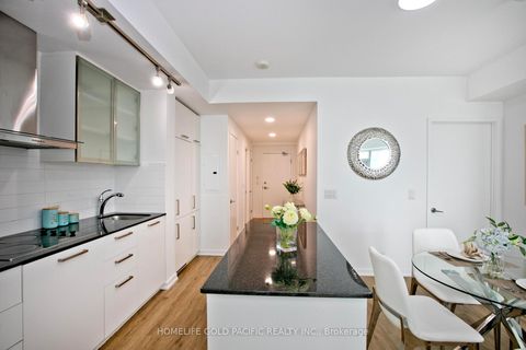 Photo 10 at 802 - 14 York Street, Waterfront Communities C1, Toronto