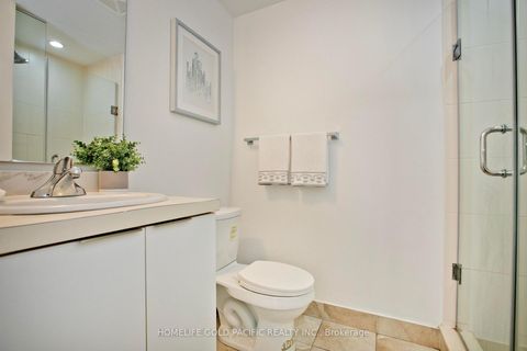 Photo 15 at 802 - 14 York Street, Waterfront Communities C1, Toronto