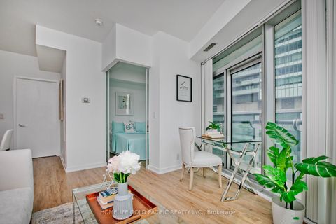 Photo 22 at 802 - 14 York Street, Waterfront Communities C1, Toronto
