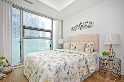 Photo 26 at 802 - 14 York Street, Waterfront Communities C1, Toronto