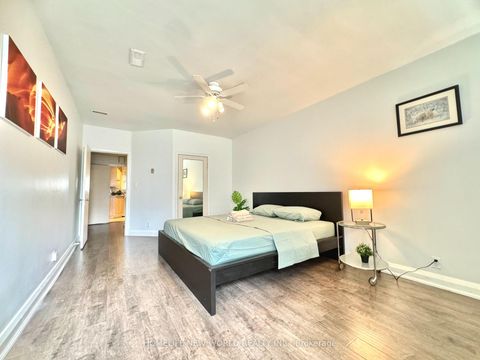 Photo 2 at 1563 Bathurst Street, Forest Hill South, Toronto