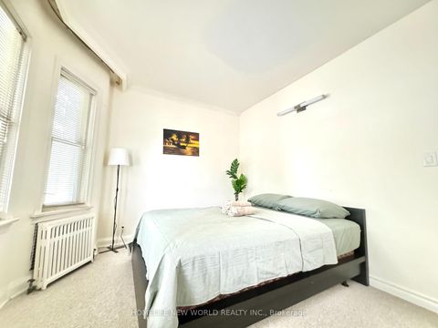 Photo 4 at 1563 Bathurst Street, Forest Hill South, Toronto