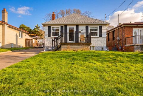 Photo 0 at 29 Ridge Road, CFB, Toronto