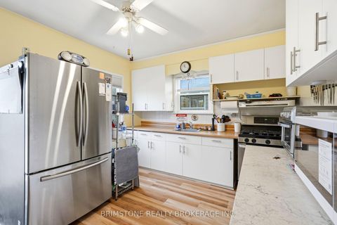Photo 4 at 29 Ridge Road, CFB, Toronto