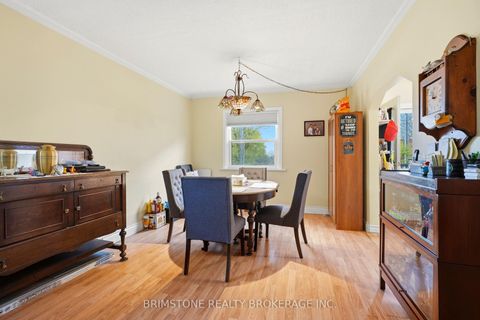 Photo 8 at 29 Ridge Road, CFB, Toronto