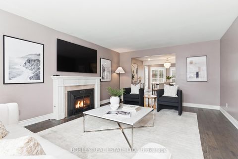 Photo 2 at 18 Tetbury Crescent, Donalda, Toronto