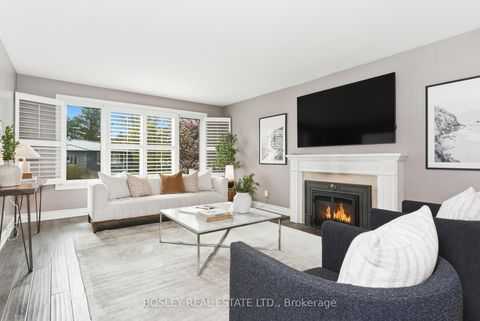 Photo 4 at 18 Tetbury Crescent, Donalda, Toronto