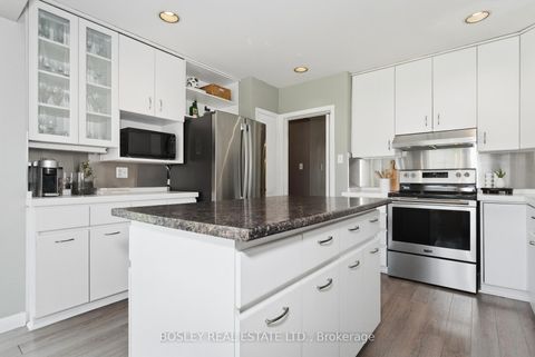 Photo 10 at 18 Tetbury Crescent, Donalda, Toronto