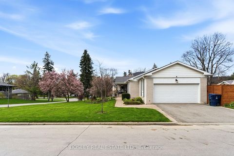 Photo 39 at 18 Tetbury Crescent, Donalda, Toronto