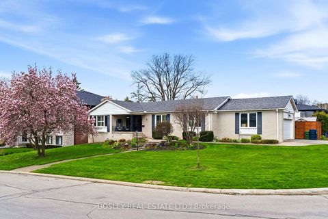 Photo 40 at 18 Tetbury Crescent, Donalda, Toronto