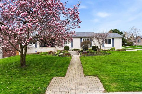 Photo 41 at 18 Tetbury Crescent, Donalda, Toronto